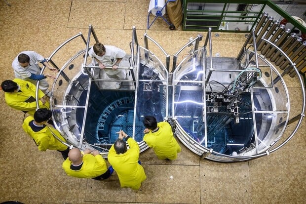 Stavba 10. štěpného jaderného reaktoru v České republice se blíží ke konci