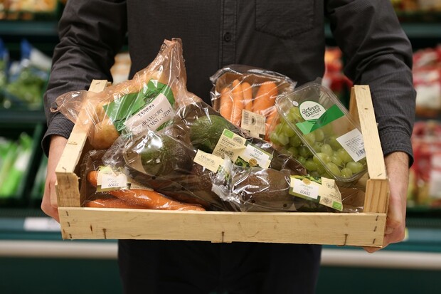 Tesco prodává ovoce a zeleninu vlastní značky v plně recyklovatelných obalech