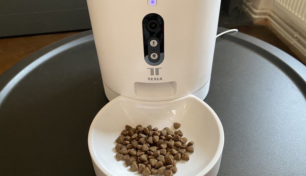 Tesla Smart Pet Feeder Camera