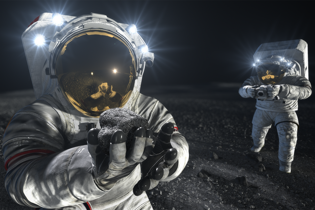 NASA zveřejnila dvě společnosti, které budou vyrábět skafandry na Měsíc i Mars
