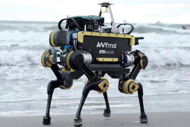 Pobavte se videem tančícího robota, který si vytváří vlastní choreografie