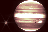 Webbův teleskop vyfotil Jupiter včetně měsíce Europy