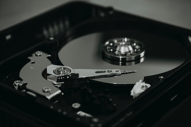 Bizarní chyba pevných disků připomíná nebezpečí rezonance