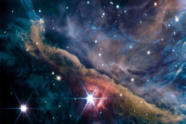 Webbův teleskop pořídil podrobné snímky mlhoviny v Orionu