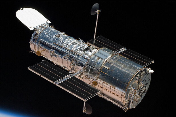 NASA a SpaceX budou zkoumat možnosti, jak prodloužit životnost Hubbleova teleskopu