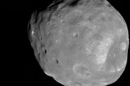 Kosmická loď proletěla kolem Phobosu – měsíce Marsu