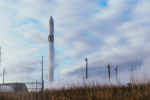 Start rakety RS1 na Aljašce dopadl neúspěchem. Raketa poškodila odpalovací rampu
