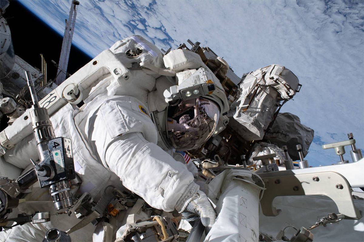 Zde se můžete podívat, co astronauti dělali každý den za posledních 25 let na ISS