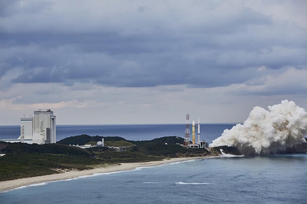 Japonská raketa svůj první let nezvládla a byla zničena