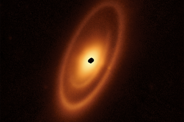 Webbův teleskop sleduje pás asteroidů mimo naši Sluneční soustavu