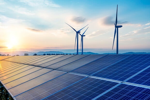 Solární a větrné elektrárny v květnu vyrobily více elektřiny než fosilní zdroje