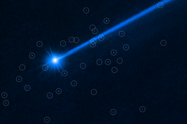 Hubbleův teleskop pozoruje kameny, které se uvolnily z asteroidu Dimorphos