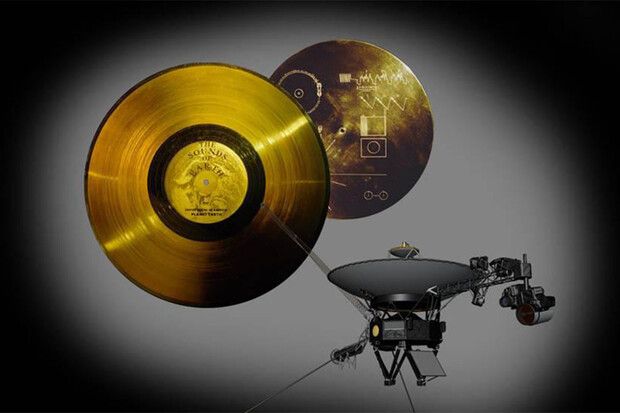 Do aukce jde kopie nahrávky Zlaté desky, kterou nesou sondy Voyager