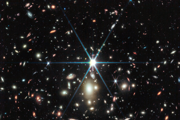 Webbův teleskop pořídil snímek dosud nejvzdálenější hvězdy