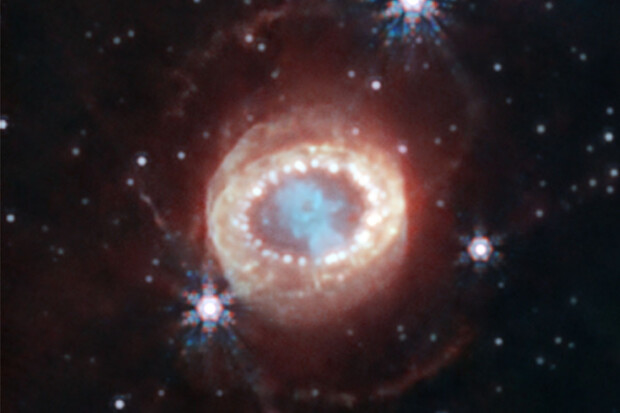 Webbův teleskop sleduje supernovu ve Velkém Magellanově mračnu
