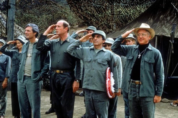 Hawkeye Pierce byl skvělý doktor i milenec. Alan Alda není jen herec
