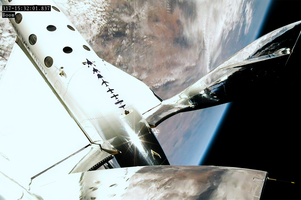 Virgin Galactic podnikne další soukromý let do vesmíru 6. října