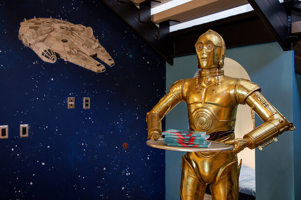 Chcete vlastnit hlavu droida C-3PO ze Star Wars? Brzy bude v aukci