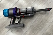 Vyzkoušeli jsme „revoluční“ Dyson Gen5detect. Kam se podělo ikonické tlačítko? – První dojmy