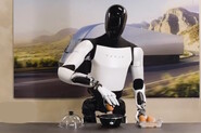 Tesla ukazuje, jak robot Optimus umí zacházet s vejci
