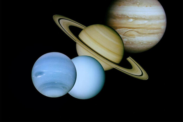 Nové snímky Neptunu a Uranu ukazují jejich skutečné barvy