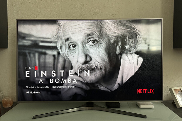 Dokument o Einsteinovi, nebo akční japonský seriál o rodině nindžů?
