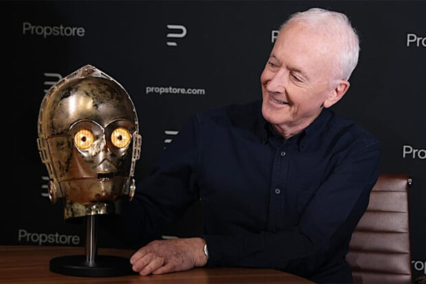 Hlava C-3PO, nebo oblek Jamese Bonda? Aukce filmových předmětů bude online