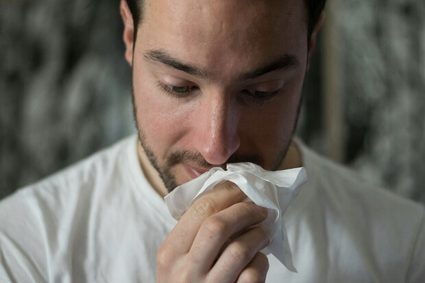 Chřipková epidemie v Česku stále pokračuje. Počet hospitalizací i úmrtí narůstá