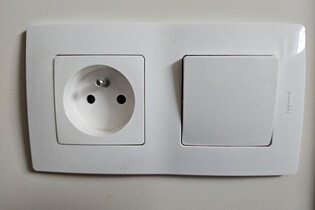 Edison se stejnosměrným proudem prohrál válku s konkurencí. Má šanci na návrat? 