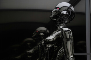 Britští umělci se bouří proti AI. Někteří se jí už ale nechali naklonovat