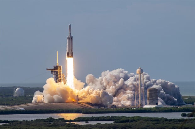 Raketa Falcon Heavy vypustila meteorologickou družici pro NOAA