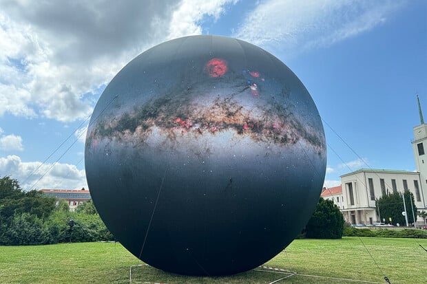 Festival planet je zpět! Přijďte se do Brna podívat na 10metrové vesmírné modely