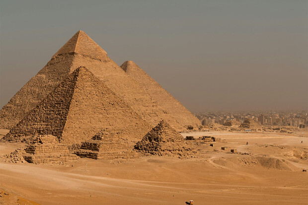 Kdo skutečně postavil egyptské pyramidy? Otroci to nebyli