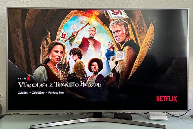 Netflixu kraluje nová rodinná komedie Vlkodlaci z Temného Hvozdu. Bude bavit i vás!