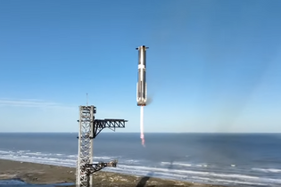 Sedmý letový test Starship skončil výbuchem rakety