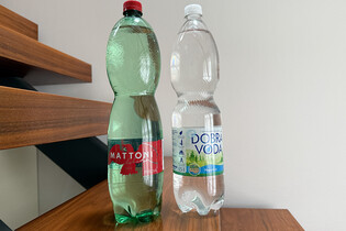 Perlivé nápoje jako skrytý viník zažívacích potíží? Zjistěte proč