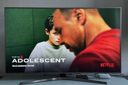 Co sledovat o víkendu? Strhující krimi Adolescent a dojemná komedie Šampióni – Na co se o víkendu podívat na Netflixu a Maxu