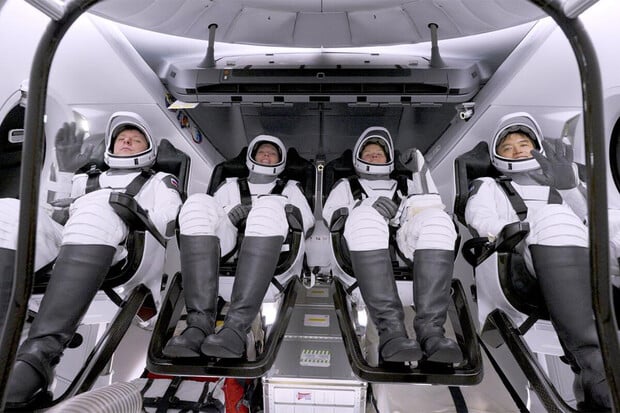 K Mezinárodní vesmírné stanici míří čtyři astronauti mise Crew-10