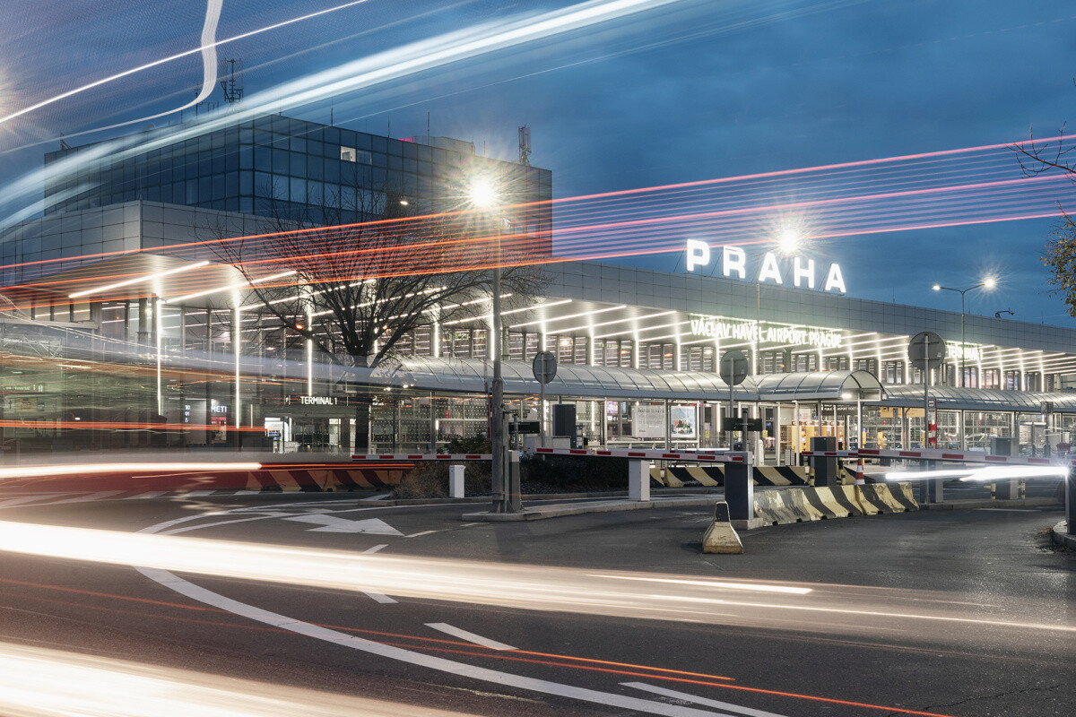Terminál 2 na pražském letišti slaví 20 let. Tipnete si, kolik odbavil pasažérů?