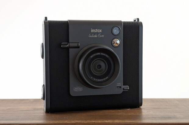 Fujifilm Instax WIDE Evo