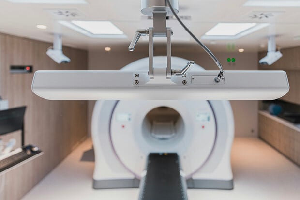 Bojíte se magnetické rezonance? Poznejte 7 zajímavých faktů, které vás uklidní