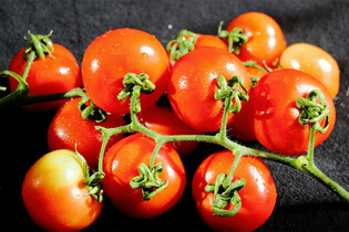 Sezóna rajčat je v plném proudu. Co všechno umí rajčata s naším zdravím?