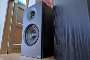 AQ M26 v redakci: dostupná multifunkční reprosoustava s puncem luxusu