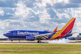 Už žádné výmluvy. U Southwest Airlines si obézní musejí zaplatit za dvě sedadla 