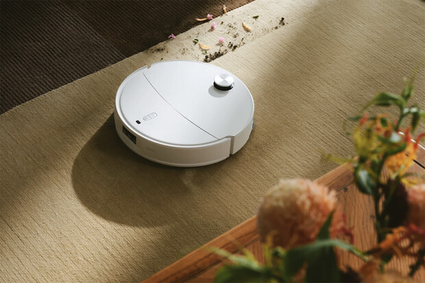 Roborock Qrevo Curv 2 Pro se skrytým LDS majákem se vejde všude