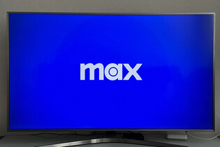 Víkendové tipy: mysteriózní seriál Ženy na lovu a finále druhé řady Peacemakera