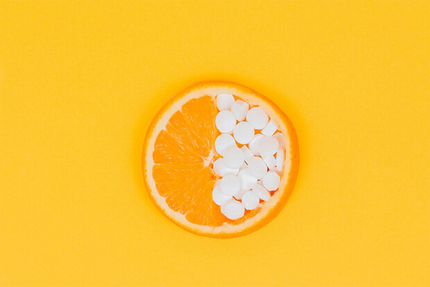 Vitamin C není jen proti nachlazení. Co všechno v našem těle dokáže?