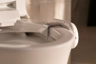 Kamera umístěná v toaletě není šmírovací nástroj, ale analyzátor zdraví