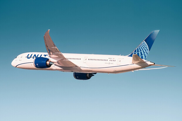 Horor v 11 kilometrech. Boeing se při letu srazil s neznámým objektem
