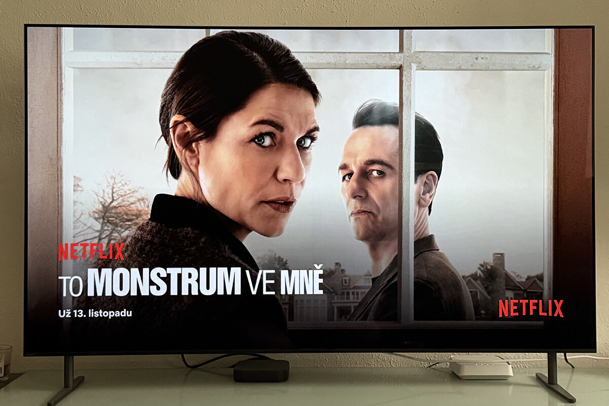 Víkendové tipy: vánoční komedie Ex pod stromek a napínavé drama To monstrum ve mně – Na co se o víkendu podívat na Netflixu a HBO Max